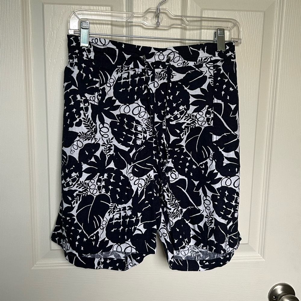 Talbots Navy and White Pineapple Patterned Linen Shorts